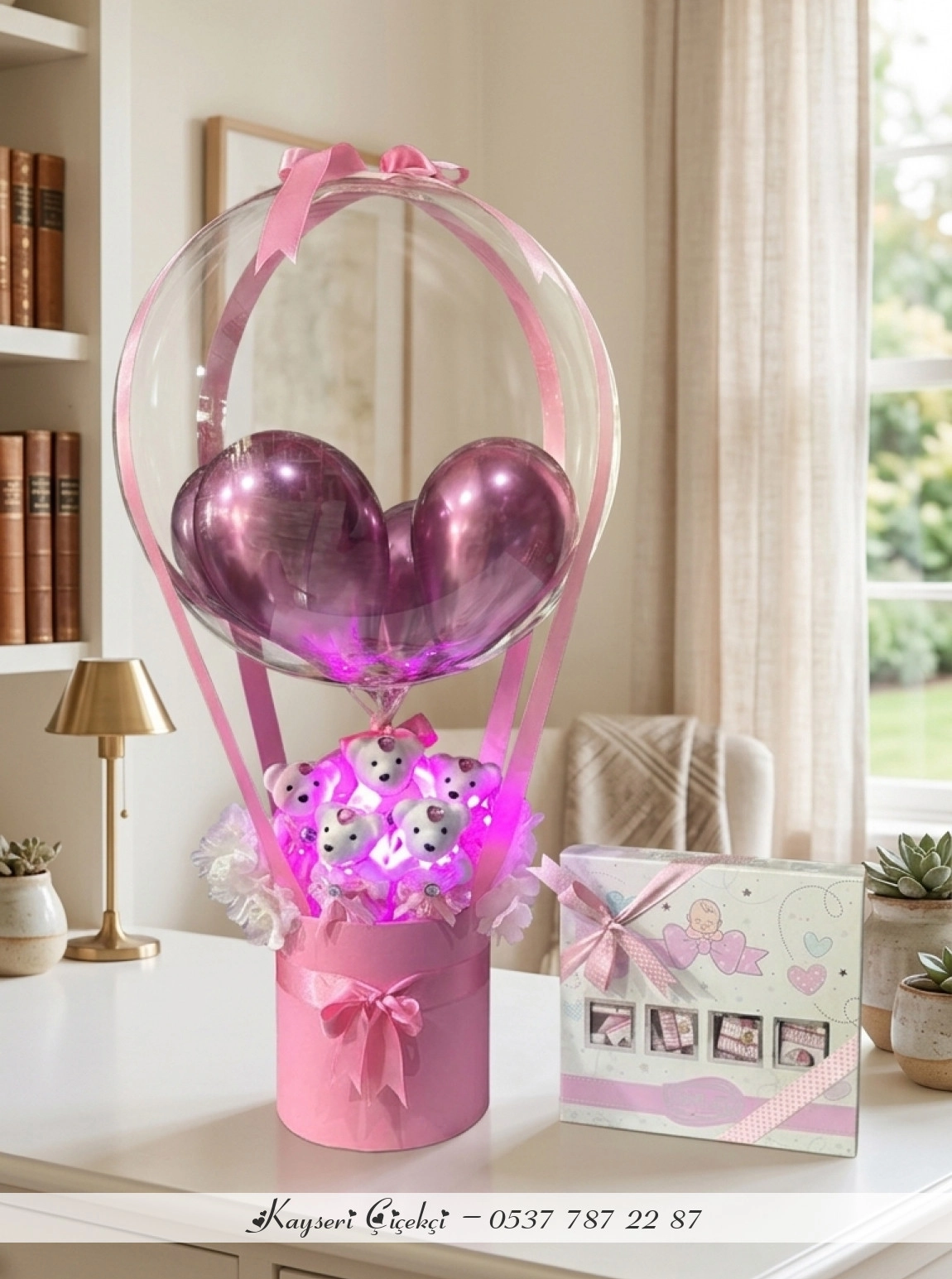 Balonlu Kutu Aranjman Pembe Ve Bolçi Çikolata Seti