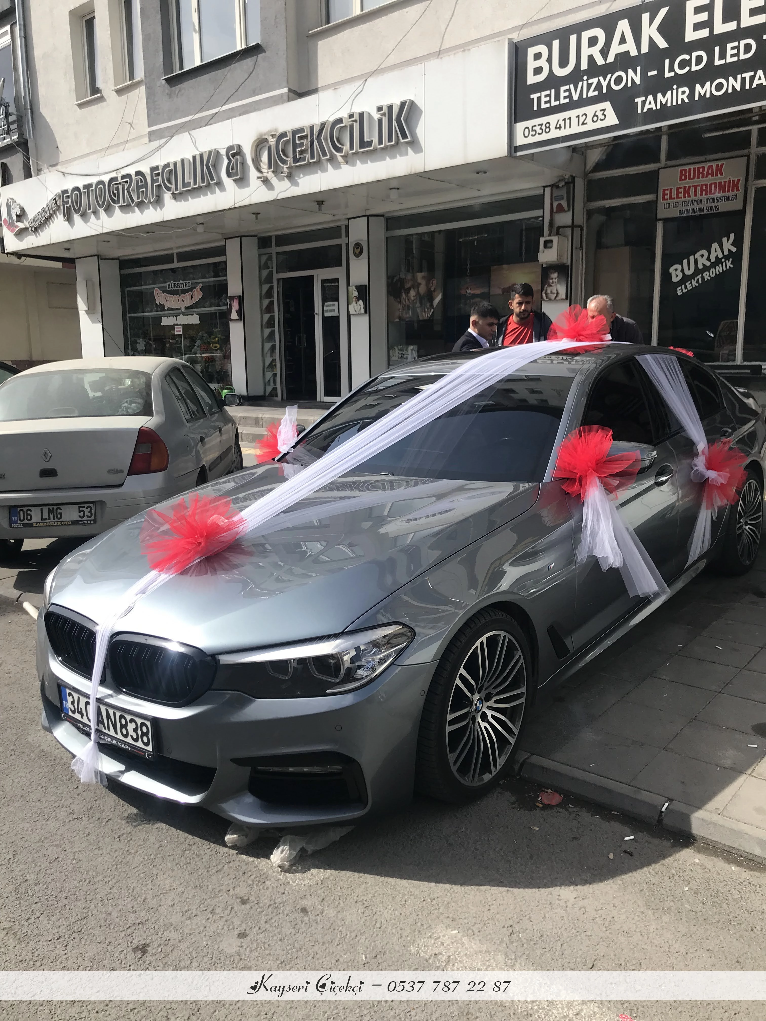 Çiçeksiz Araç Süsleme