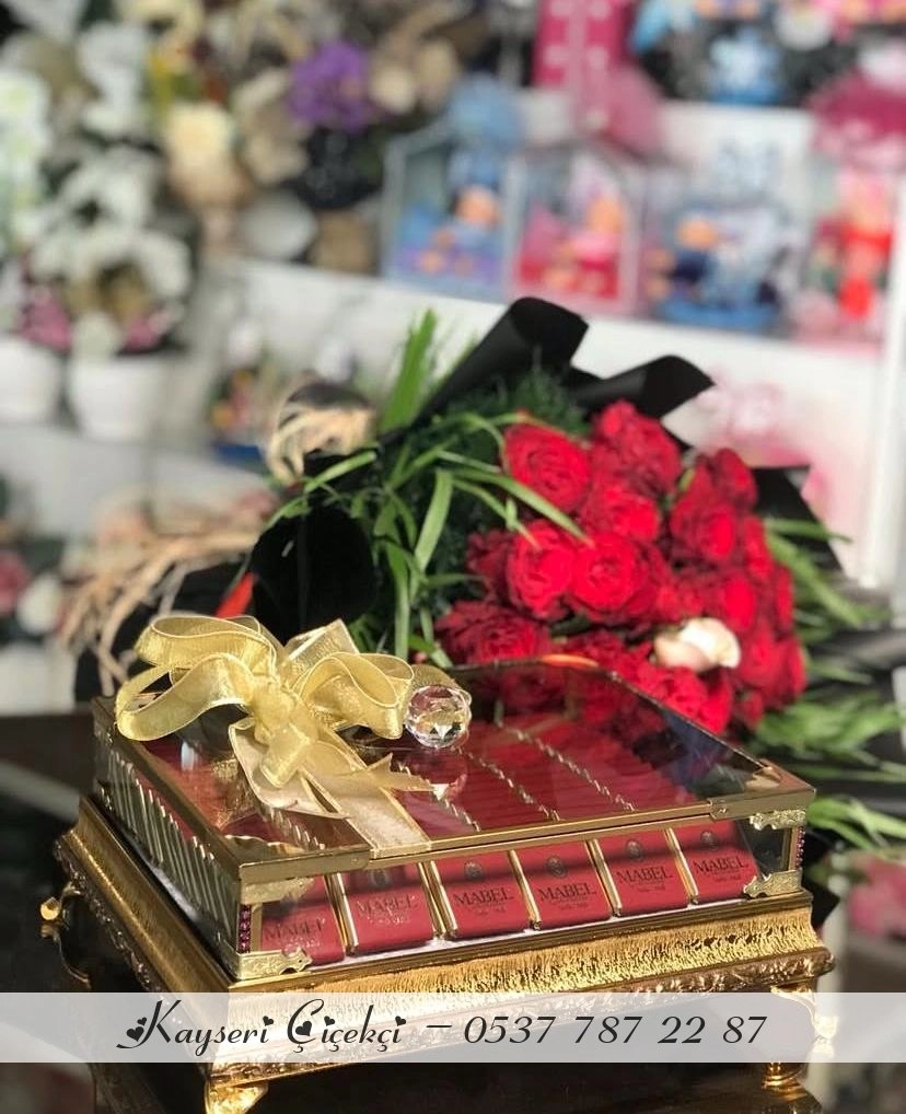 İsteme Şekerlik Ve Buketi 15 Güllü