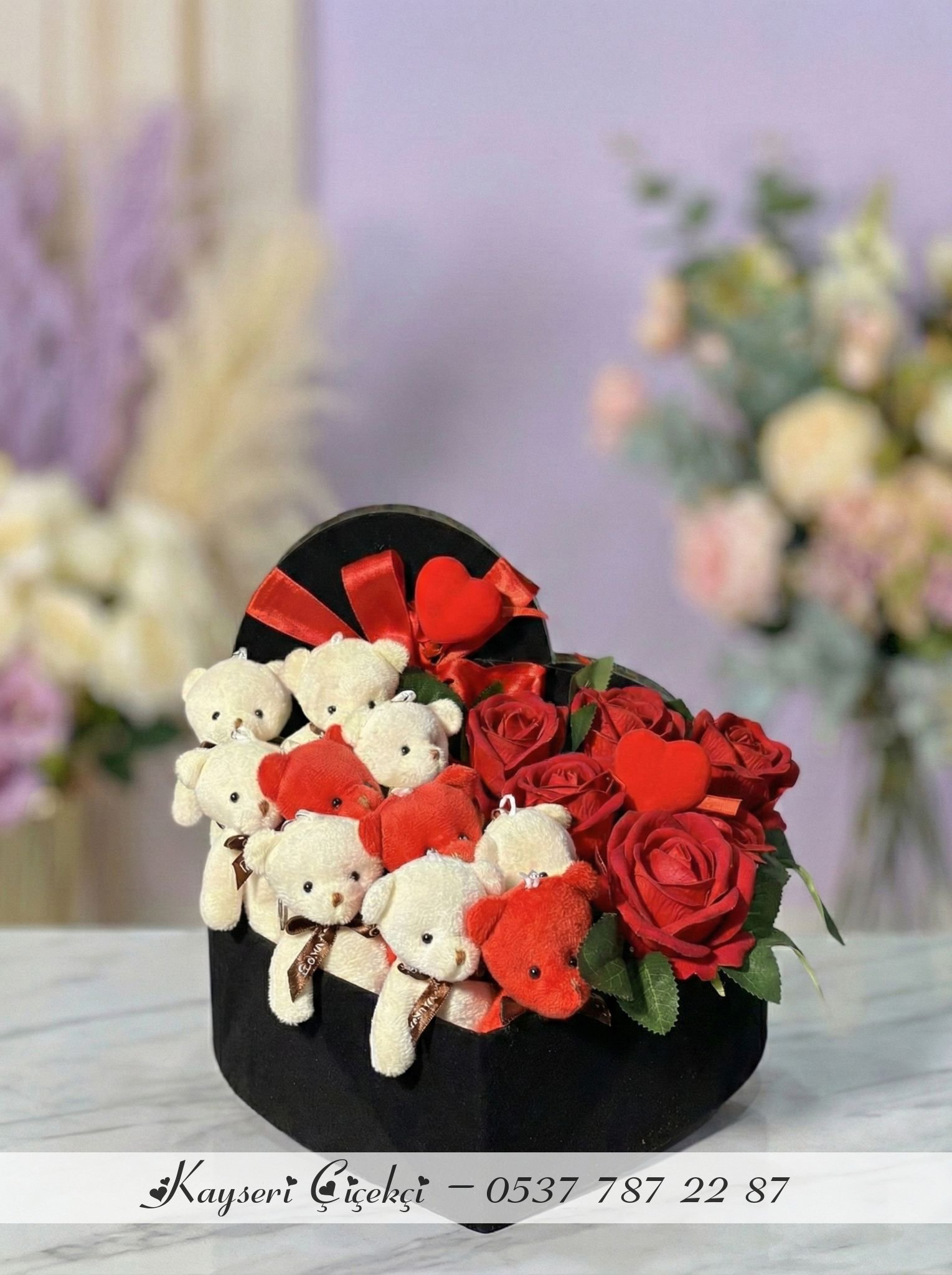 Kalplı Peluş Ayıcıklı Güllü Kutu Orta Boy