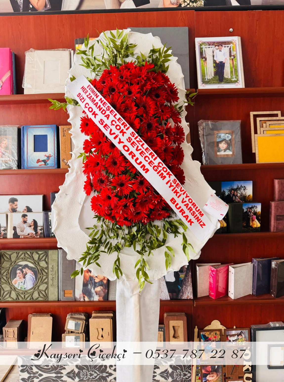 Kırmızı Gerbera Çelenk