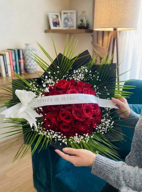 41 Güllü Kişiye Özel Saten Yazılı Premium Buket