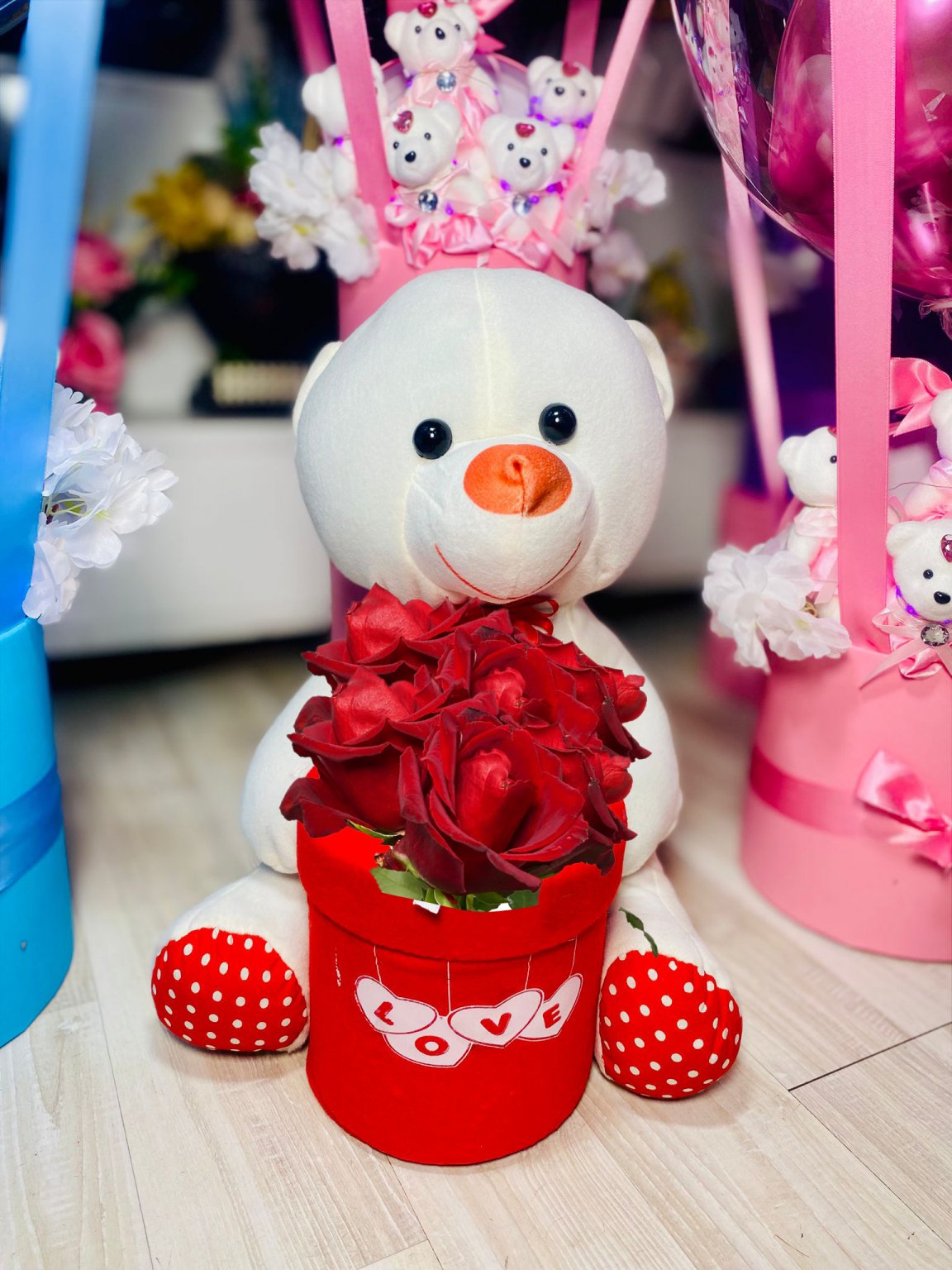 50 Cm Peluş Kutulu Ayıcık  7 Gül