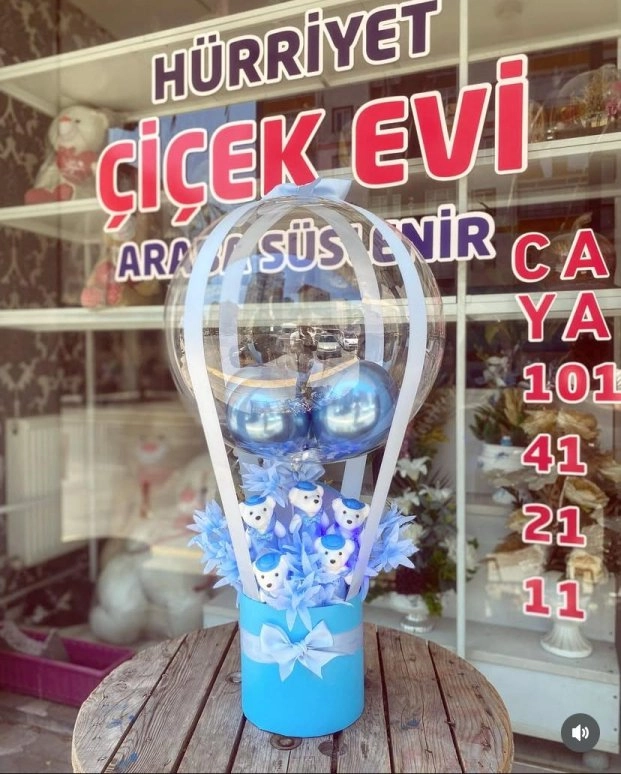 Balonlu Kutu Aranjman Mavi