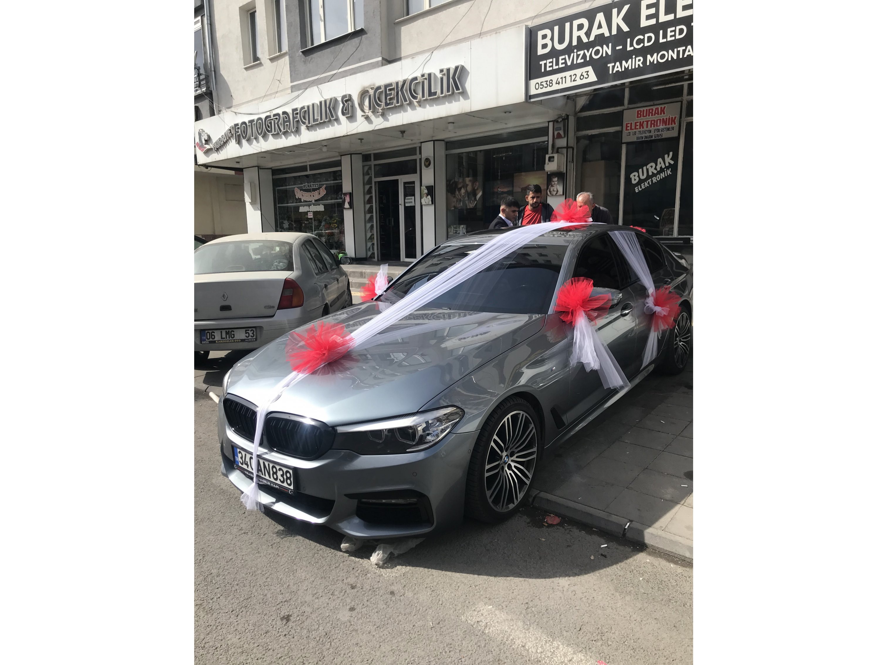 Çiçeksiz Araç Süsleme