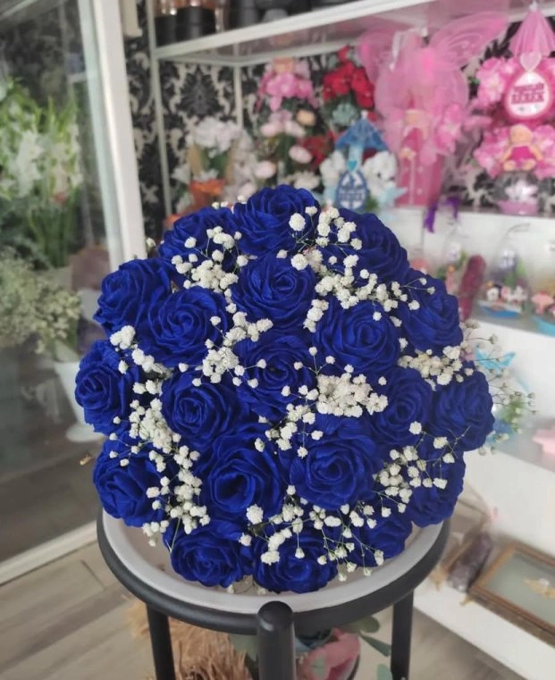 El Yapımı Yapay Gül