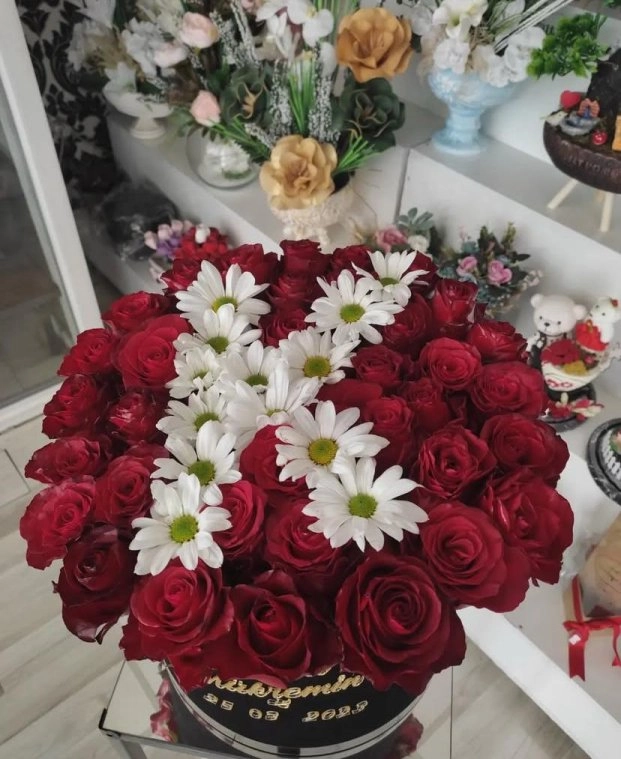 Harfli Kutu Gül 41 Adet