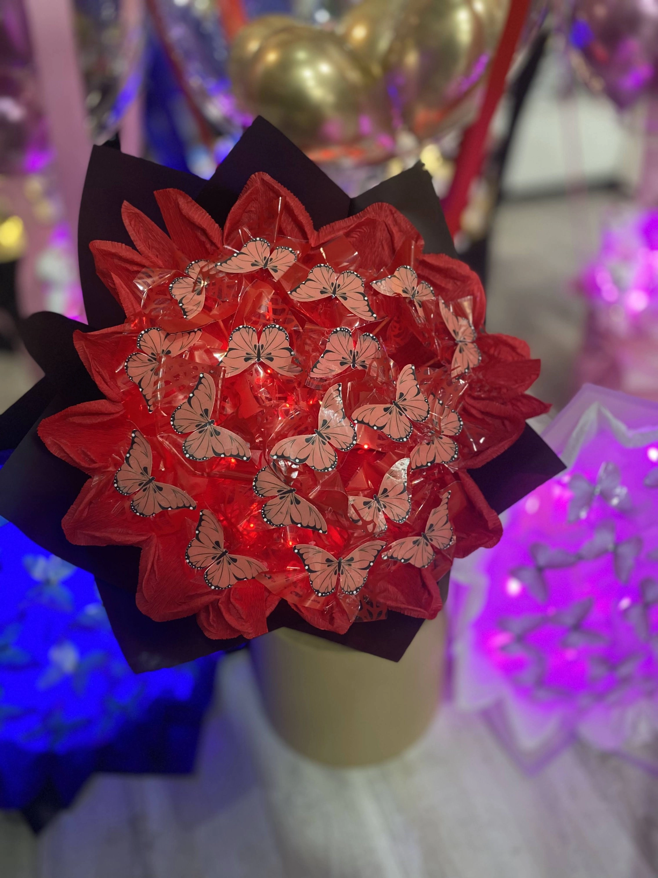 Işıklı Kelebek Buketi Kırmızı