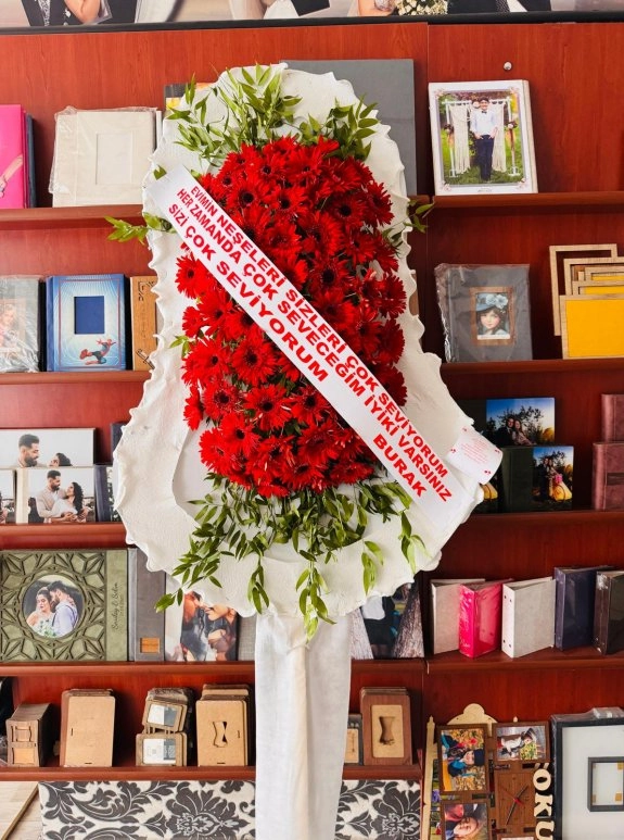 Kırmızı Gerbera Çelenk