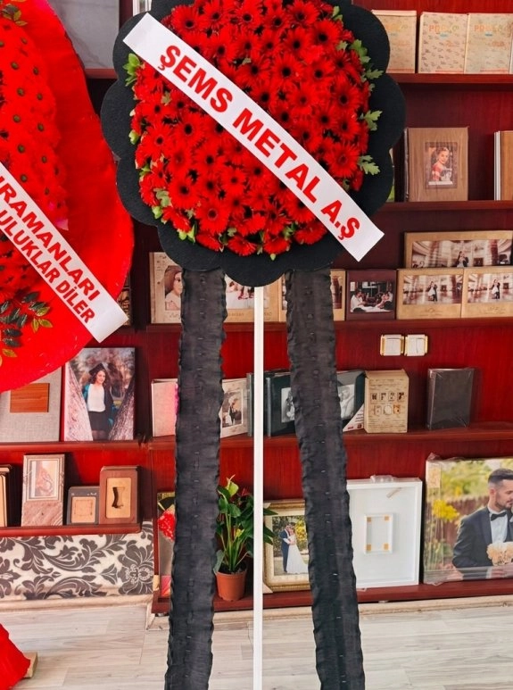 Kırmızı Gerbera (Cenaze) Çelenk