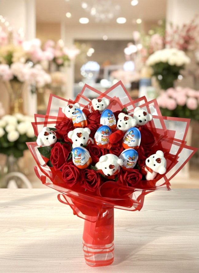 Yapay 13 Gül Buket  6 Kinder Joy  Ayıcık