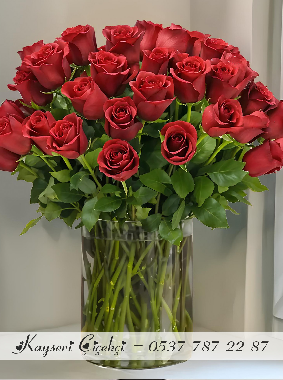 Vazoda 35 Tane Kırmızı Gül